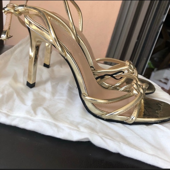 ‼️SOLD ‼️ Zara gorgeous gold heels - Picture 2 of 4